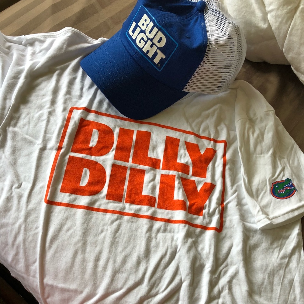 Gators Dilly Dilly Bud Light hat and shirt NEW